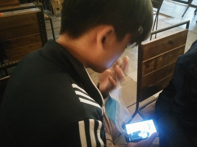 be trai 15 tuoi nghi bi nguoi phu nu 50 tuoi cuong hiep cong an den trung tam lay loi khai doc lap