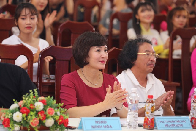 hoa khoi sinh vien nong len tung gio khi bat dau vong so khao