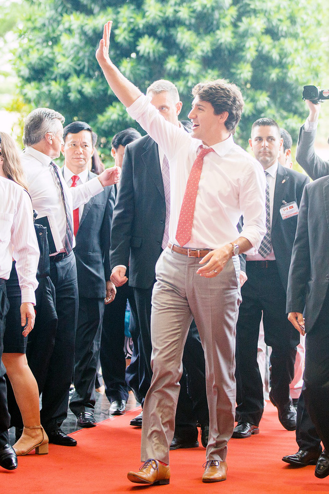 noi tieng boi ve dien trai va lich lam khi dat chan toi viet nam thu tuong canada lai cang khien moi nguoi phai tram tro
