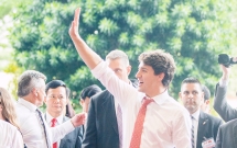 noi tieng boi ve dien trai va lich lam khi dat chan toi viet nam thu tuong canada lai cang khien moi nguoi phai tram tro
