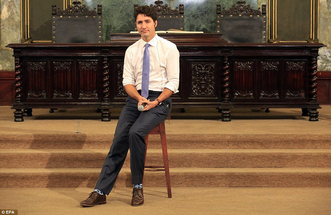 ly giai suc hut cua thu tuong canada justin trudeau dep trai hai huoc va ngot ngao het suc