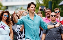 ly giai suc hut cua thu tuong canada justin trudeau dep trai hai huoc va ngot ngao het suc