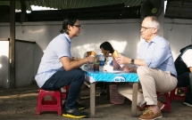 thu tuong uc chia se anh lan dau thuong thuc banh mi tai da nang cung luke nguyen
