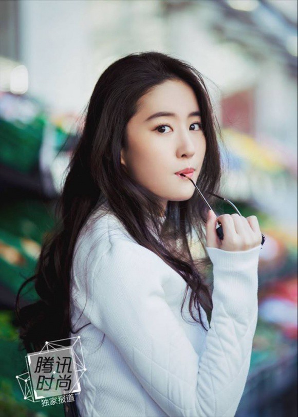 trieu le dinh vuot mat than tien ty ty luu diec phi va angelababy trong cuoc dua nhan sac cbiz 2017