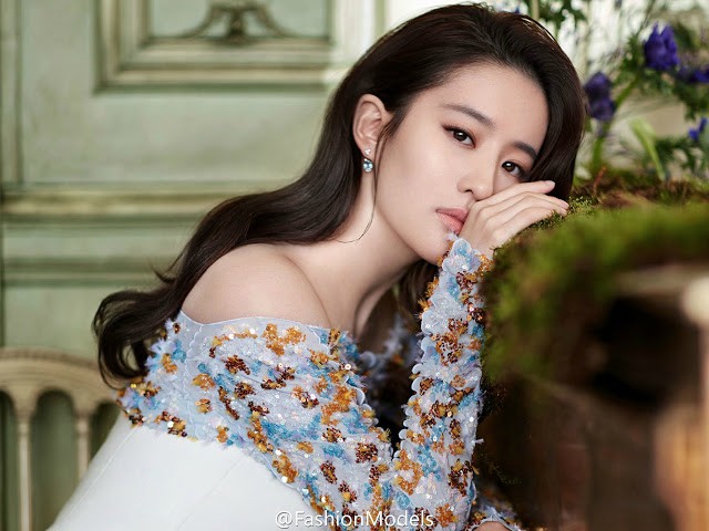 trieu le dinh vuot mat than tien ty ty luu diec phi va angelababy trong cuoc dua nhan sac cbiz 2017