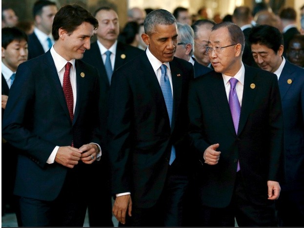di cong du toi dau thu tuong justin trudeau cung phong thai ngoi ngoi thu hut moi anh nhin tu moi nguoi