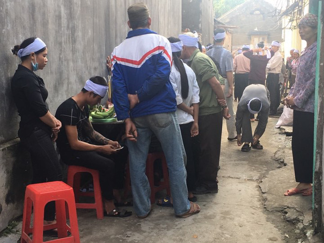 ga dan ong sat hai nu xe om o thai nguyen tung co 2 nguoi vo nhung ca 2 deu om con bo di