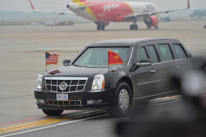 tong thong my len chuyen co air force one roi san bay noi bai khep lai chuyen cong du dau tien toi viet nam