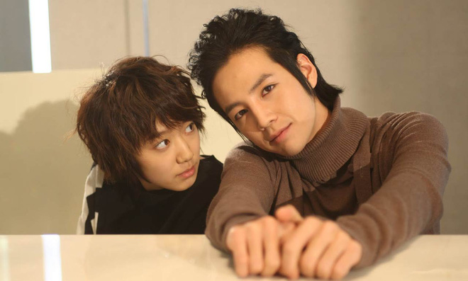 jang geun suk hoang tu chau a ngoi ngoi mot thoi bong hoa eo la nhan sac tuot doc khong phanh