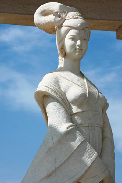 my nhan vuong chieu quan am tham chiu dung canh lam phi tan cua ca cha lan con hy sinh minh de muon dan binh an