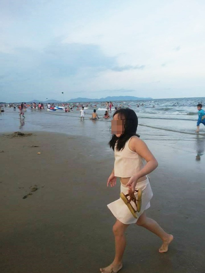 nguoi nha tuc tuoi to phong kham tac trach khien be gai 9 tuoi chet oan uong tren duong chuyen vien