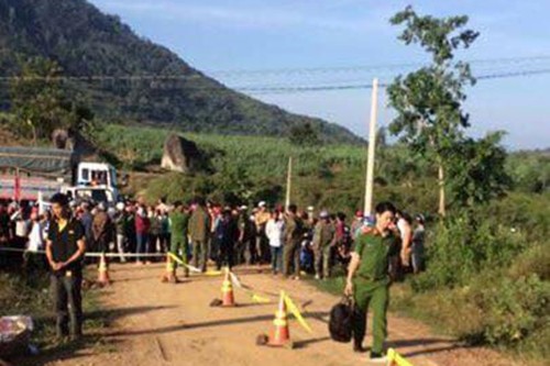 dak lak nguoi phu nu bi sat hai da man thi the bi bo trong bat vut xuong cong nuoc