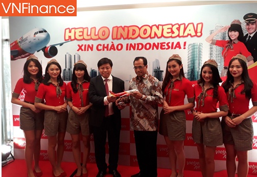 hang hang khong xe ve cua khach vietjet air sam may bay khung mo duong bay den my