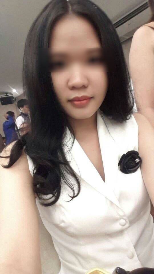 ky uc kinh hoang sau lan lam dep dai dot den bong rop ca mat cua co gai tre