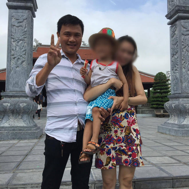 dang co hanh phuc tron ven trong tay phut choc nguoi dan ong da mat vo con mai mai vi tai nan kinh hoang