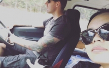 vo tre xinh nhu hoa van phai san se chong tay voi ke thu ba dem ngu cung chen vao nam giua