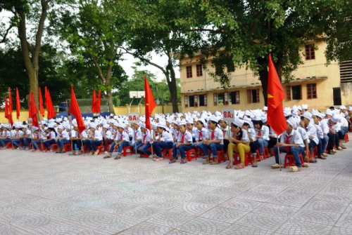 truong thcs dong cuong diem sang phong trao thi dua day tot hoc tot