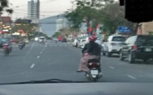 nu can bo tai chinh bi to vao khach san voi bi thu xa tinh cam o muc do nhu 2 cai thang thoi