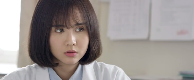 huyen lizzie bi che dien do fan nguoc chieu nuoc mat yeu cau cat dat dien