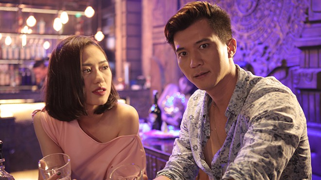 huyen lizzie bi che dien do fan nguoc chieu nuoc mat yeu cau cat dat dien