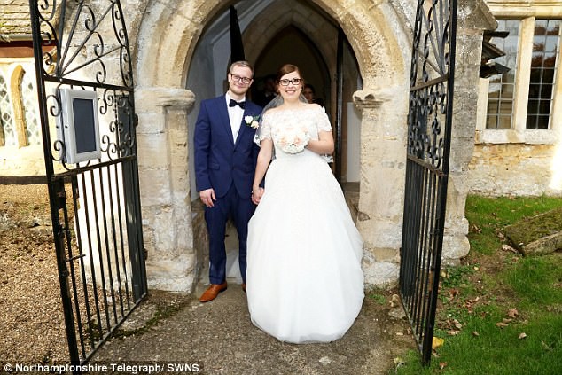 sinh ra voi guong mat bien dang va bi nguoi doi xa lanh phep mau da khien cuoc doi co gai thay doi sau 25 nam