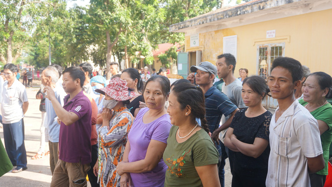 me tu tu nguyen hai duong khoc ngat khi nhin thi the con lan cuoi