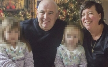 ba me 2 con mat tich bi an ca nha di tim va phat hien bo mat ghe tom cua bo hai dua tre