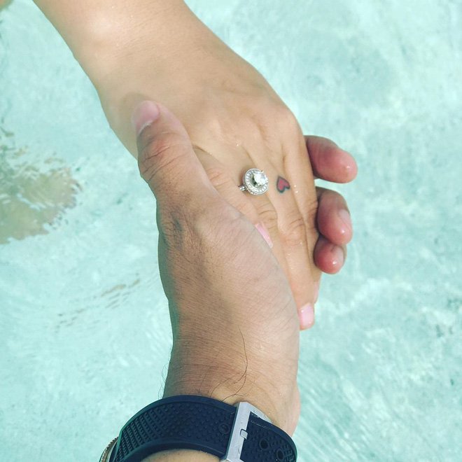 vo mc phan anh huy ket ban voi chong tren mang xa hoi vao dung dip ki niem 12 nam ngay cuoi