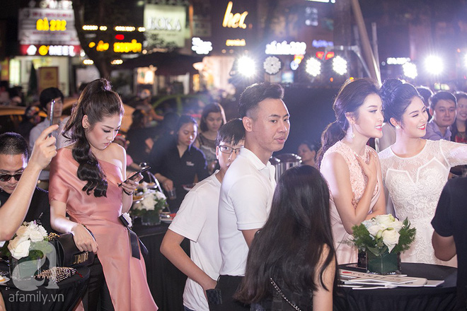 sau on ao da xeo tren mang xa hoi tu anh huyen my guong gao chup hinh chung