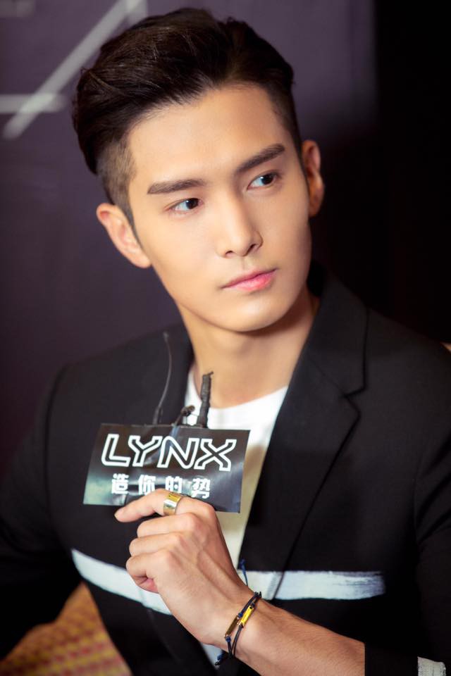 nhung bi mat thu vi cua cap doi trai xinh gai dep tuong quan o tren ta o duoi