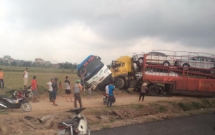 ha noi xe dau keo cho xe con dam xe khach bay xuong ruong