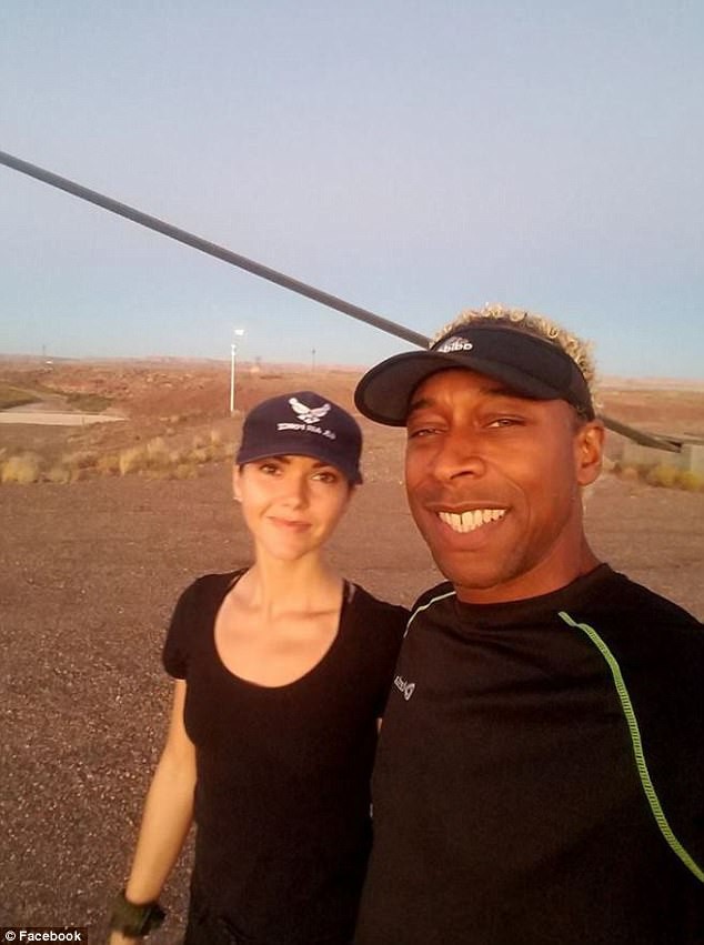 cuu cau thu bong da giet vo roi gia vo noi voi canh sat vo con bi nguoi khac tan cong