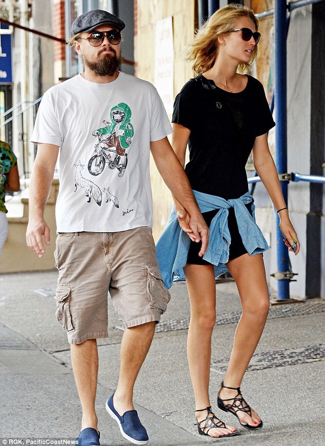 chang jack leonardo dicaprio hen ho cong khai voi chan dai kem 21 tuoi