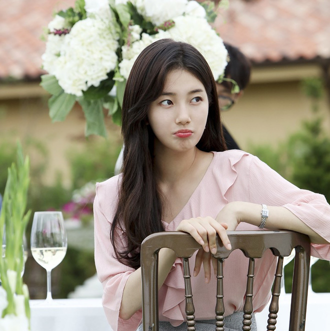 mac ke ngoai kia ai do buon thuong tiec nuoi day moi la phan ung cua suzy sau khi chia tay
