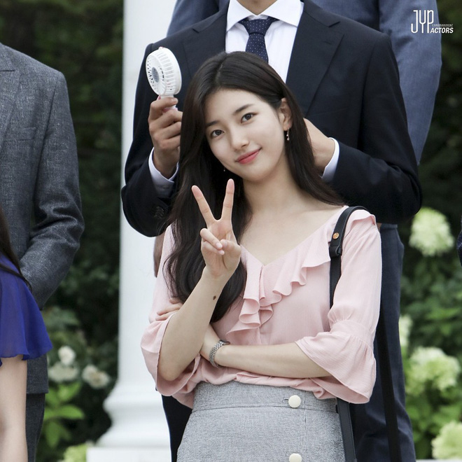 mac ke ngoai kia ai do buon thuong tiec nuoi day moi la phan ung cua suzy sau khi chia tay