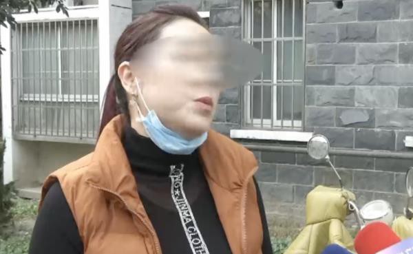 nhe da ca tin nguoi phu nu bi vo chong ban trai loi dung lam may de con cung bi cuop mat