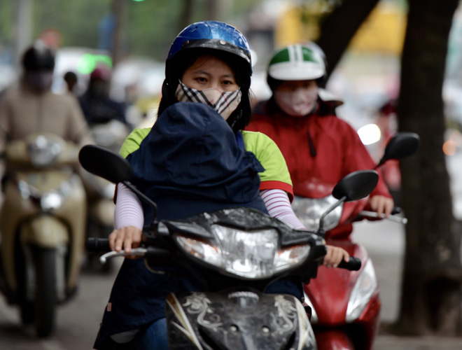 ha noi don dot khong khi lanh manh nguoi dan thu minh trong ao am xuong duong trong som dau tuan