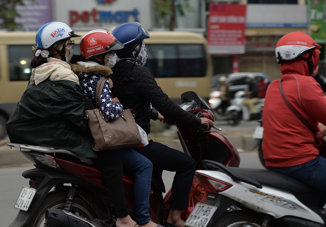 ha noi don dot khong khi lanh manh nguoi dan thu minh trong ao am xuong duong trong som dau tuan