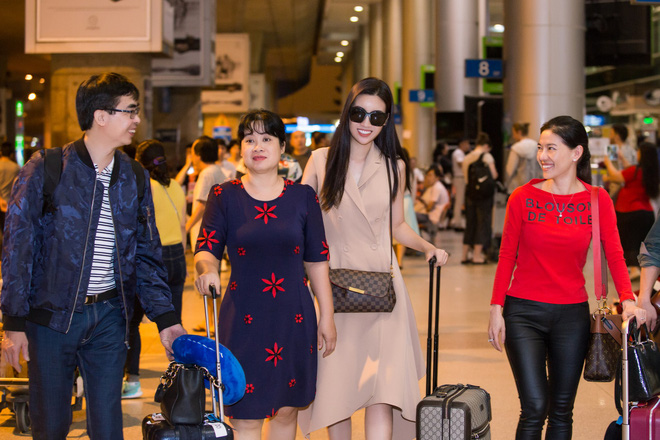 hoa hau my linh tuoi nhu hoa tro ve viet nam sau miss world