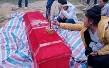 yen bai tim thay thi the nguoi phu nu mang bau thang thu 8 sau hon 1 thang bi lu cuon