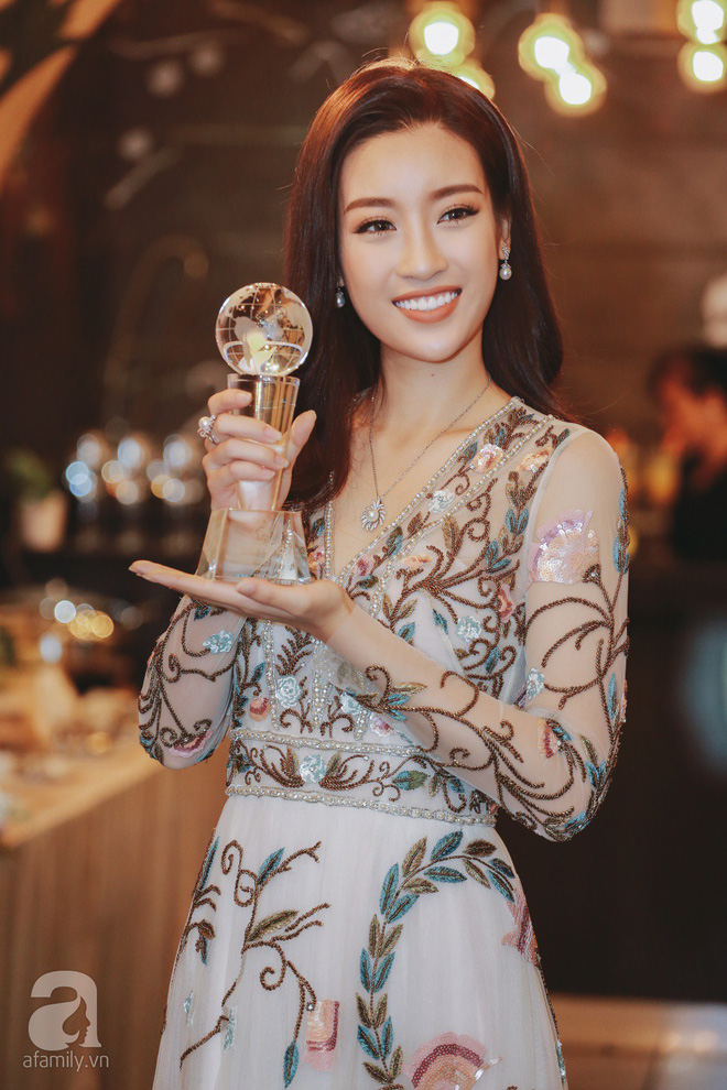 hoa hau do my linh khi mc cong bo top 15 khong co viet nam toi da rat buon va that vong