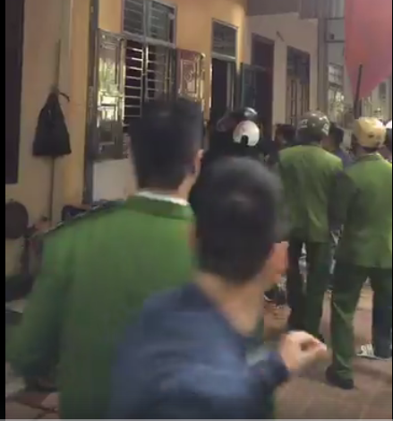 thanh hoa hang chuc chien sy cong an no sung vay bat ke ngao da cam luoi le uy hiep nguoi phu nu
