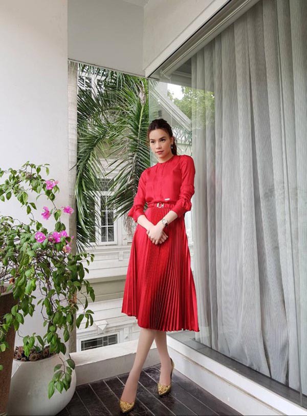 ho ngoc ha khong chiu duoc ap luc tu tin don thi dung lam nghe si