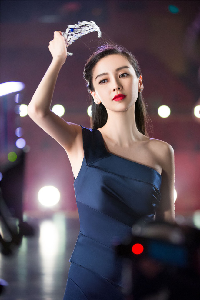 sau su co de lo anh con trai angelababy tai xuat voi nhan sac long lay nhu nu than