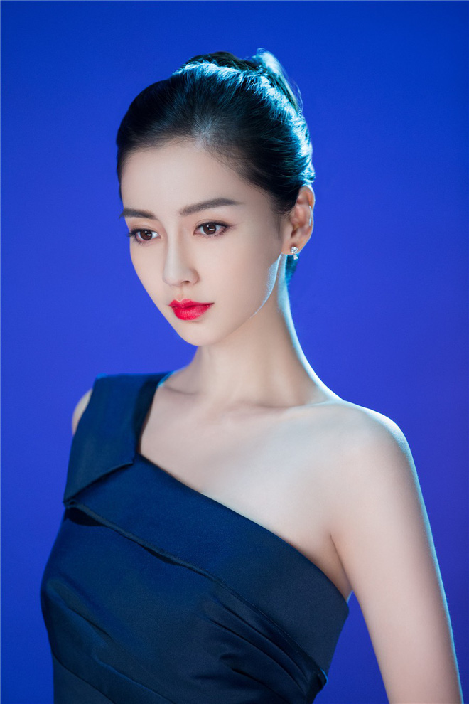sau su co de lo anh con trai angelababy tai xuat voi nhan sac long lay nhu nu than