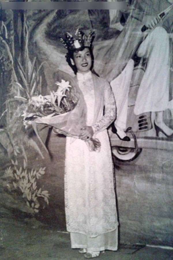 phan doi thang tram cua hoa hau viet nam dau tien thuo nho mo coi me truong thanh mang tieng chua hoang