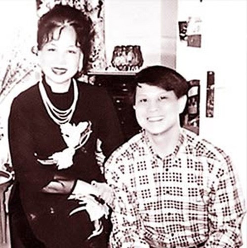 phan doi thang tram cua hoa hau viet nam dau tien thuo nho mo coi me truong thanh mang tieng chua hoang