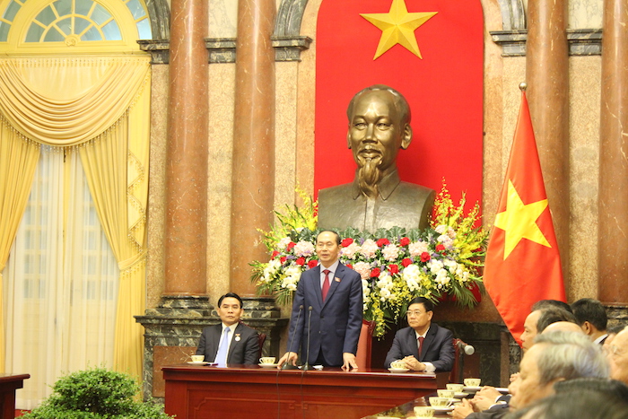 chu tich nuoc tiep da i bie u lao co cong voi cach mang viet nam