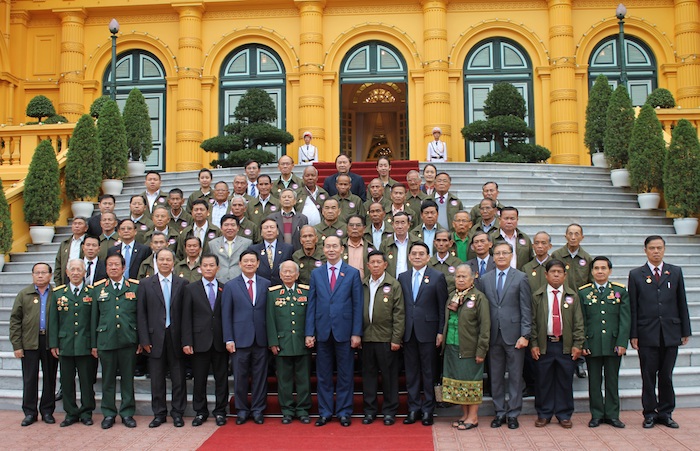 chu tich nuoc tiep da i bie u lao co cong voi cach mang viet nam