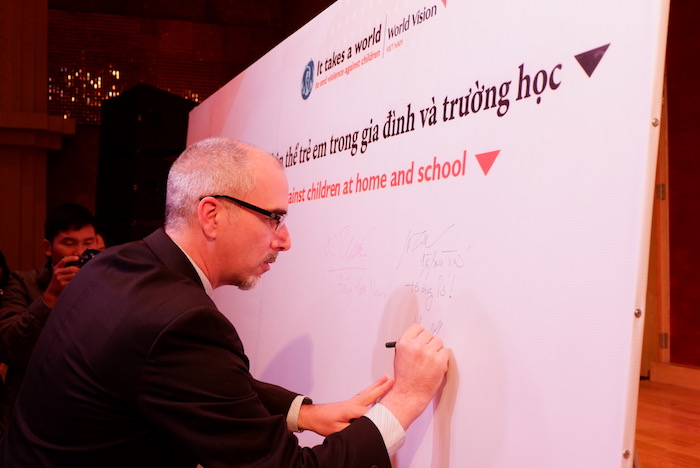 hon 2000 tre em viet nam bi bao luc xam hai o muc nghiem trong moi nam